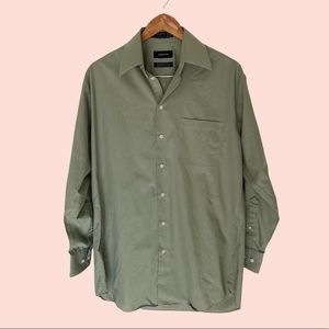 Mens olive green wrinkle free 100% cotton button down dress shirt